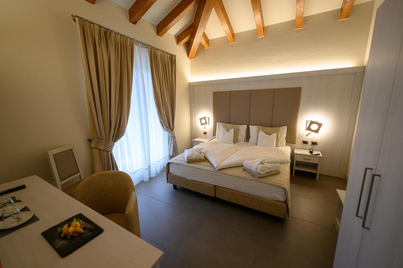 Villa Nicolli Romantic Resort - Adults Only Riva del Garda Esterno foto